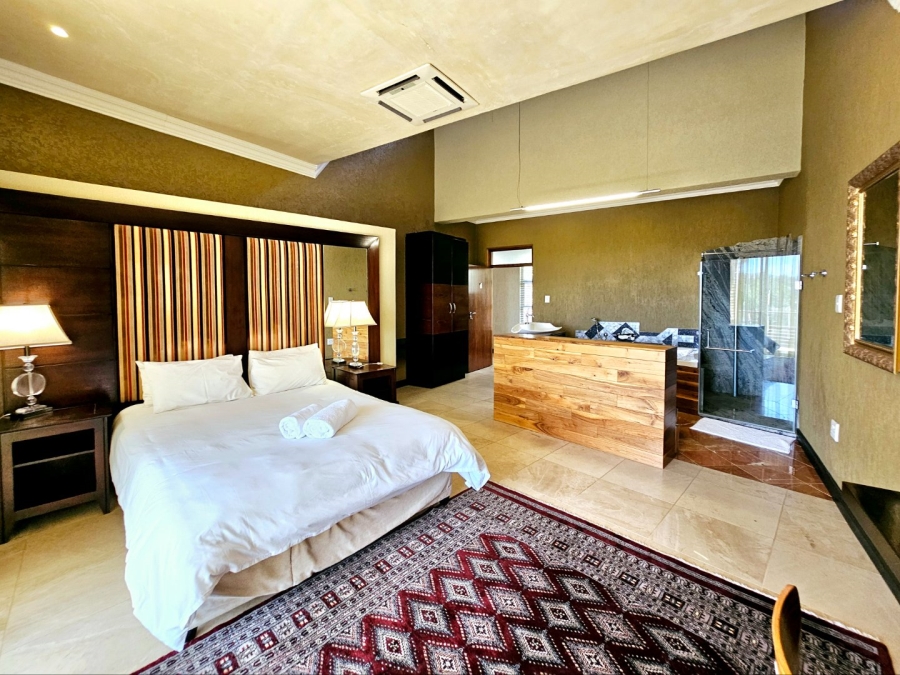 8 Bedroom Property for Sale in Waverley Free State